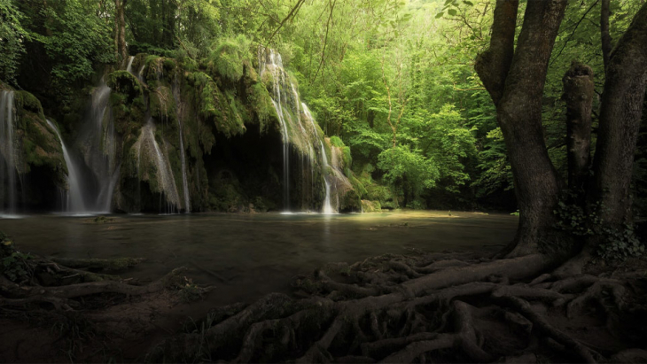 waterfall-pano.jpg